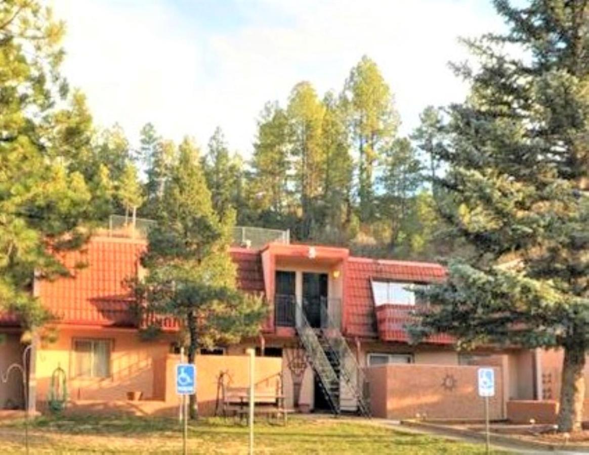 Pinecliff Village Resort Hollywood Exterior photo