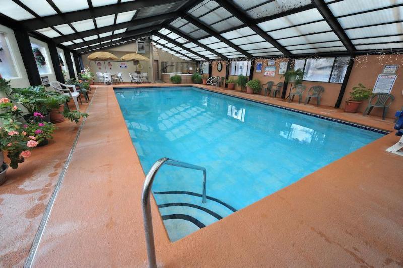 Pinecliff Village Resort Hollywood Exterior photo